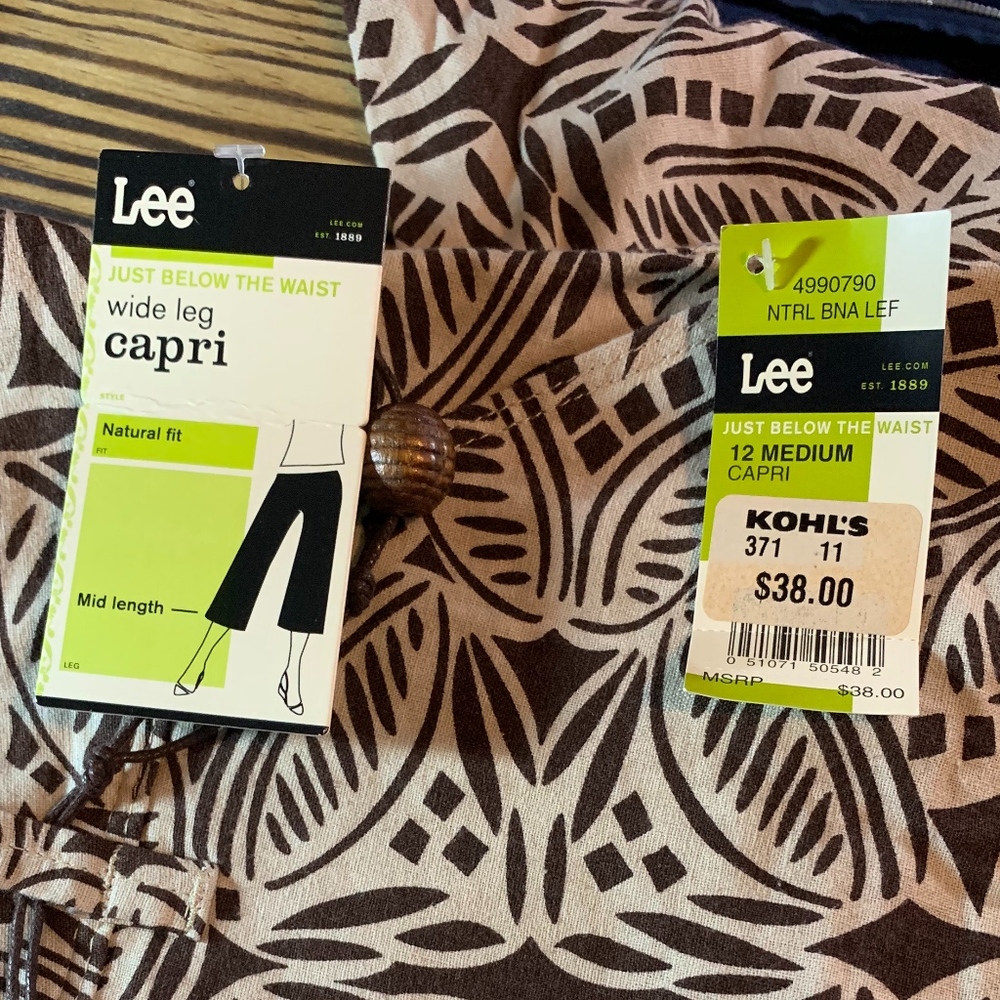 Lee Wide Leg Capris - Picture 4 of 4